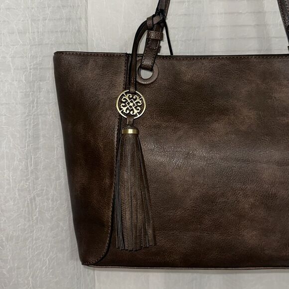 DELUXITY Large Brown Vegan Leather Tote - Picture 3 of 10